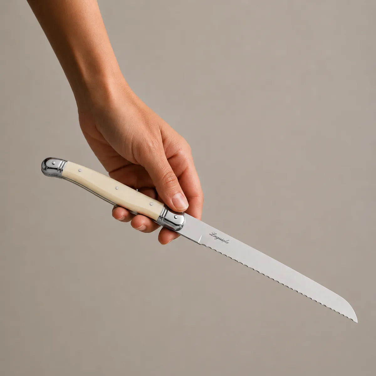 Faca De Pão Em Inox Laguiole La Tour 35,5cm Cabo Resistente